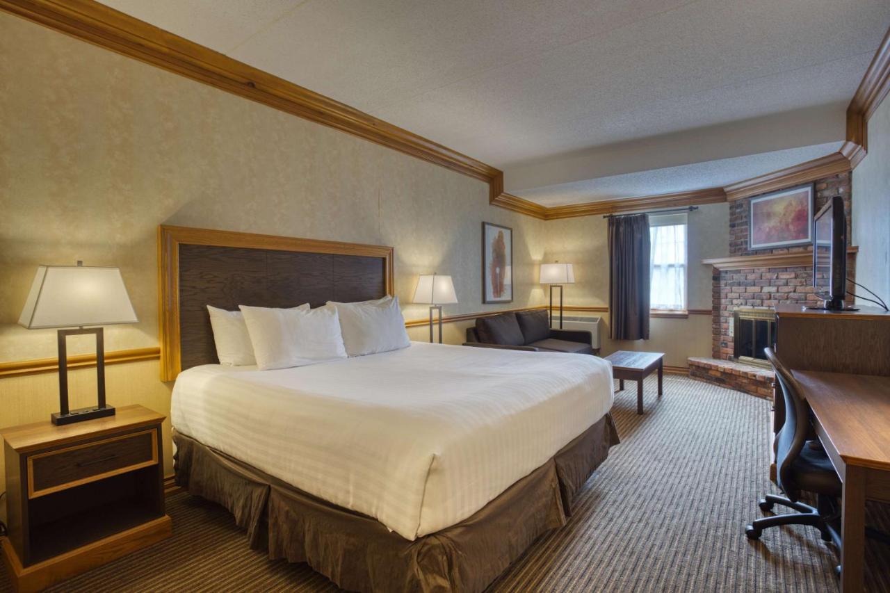 Best Western Parkway Inn & Conference Centre Cornwall Exterior photo